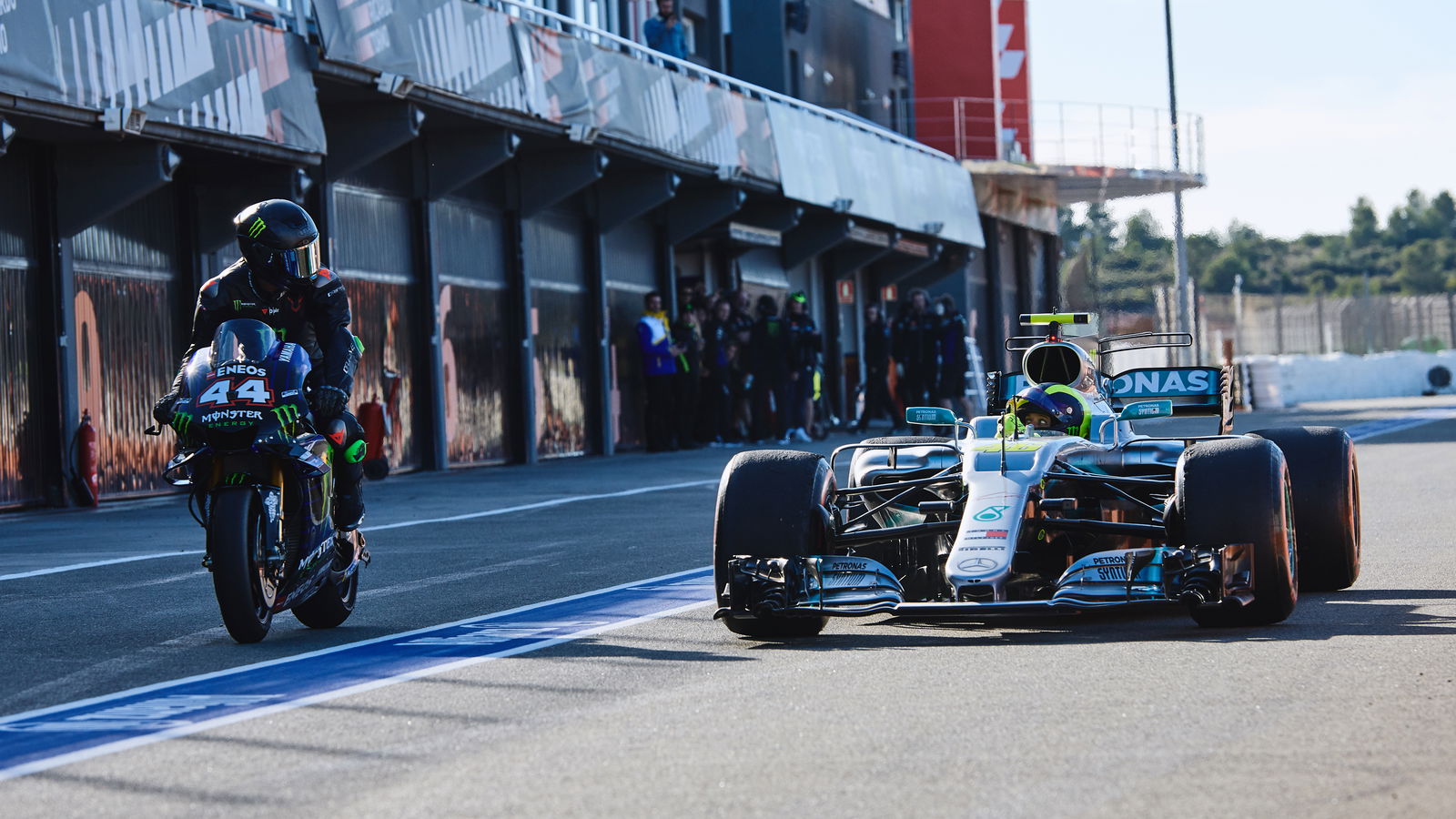 Rossi 'merasa seperti pembalap F1 sejati' selama pertukaran Hamilton
